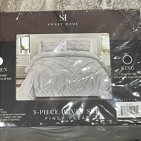 New in Box Sweet Home Collection 3 Piece King Duvet Set Pinch Pleat Silver - Picture 2 of 9